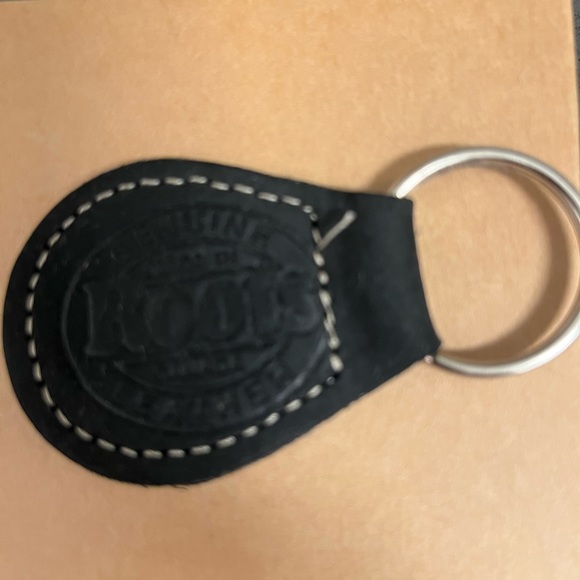 Brand New - ROOTS from Canada Black Leather Keychain. Brand new. Never used. - Picture 7 of 9